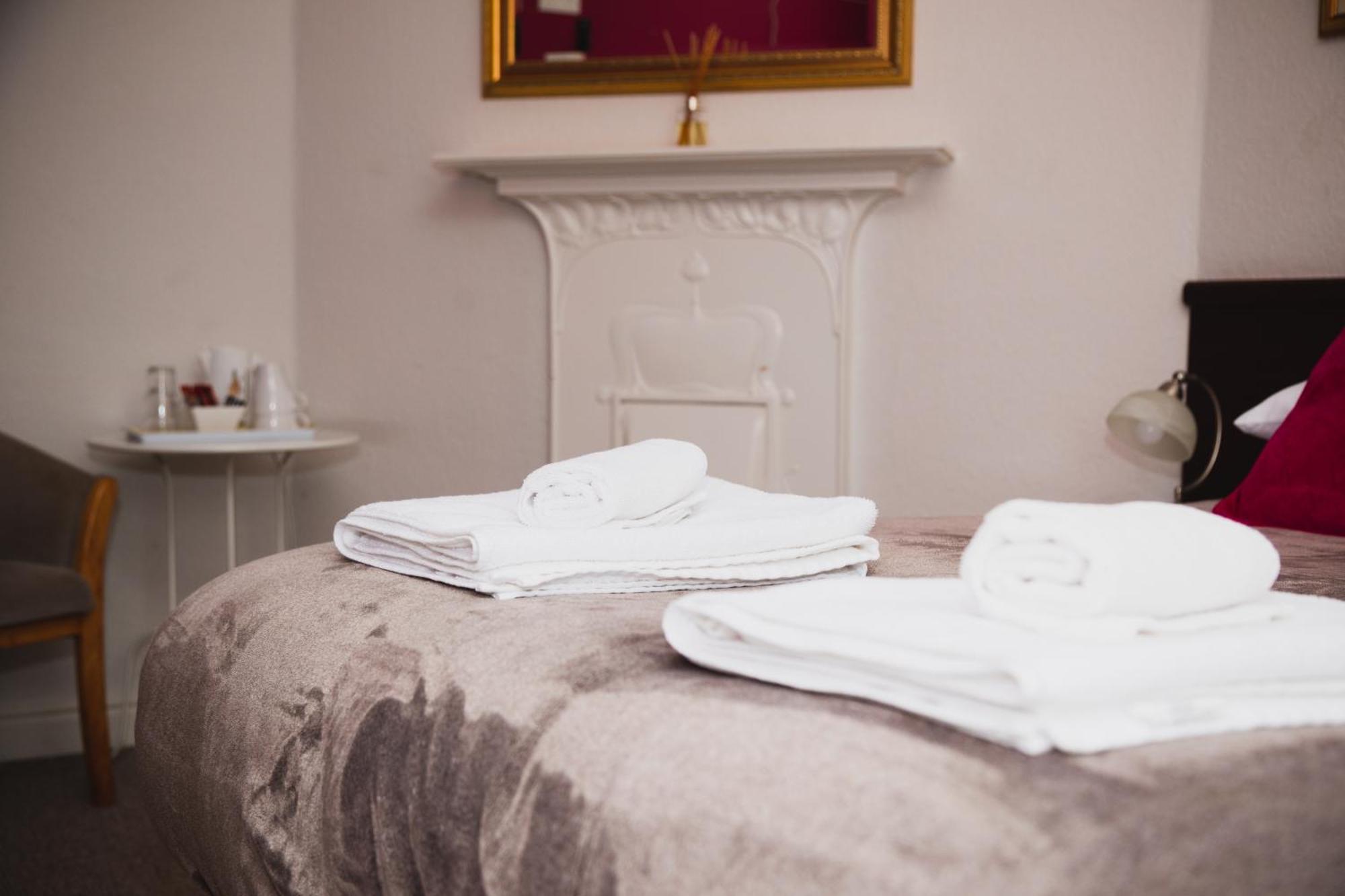 The Beechwood Bed & Breakfast ลีดส์ ภายนอก รูปภาพ